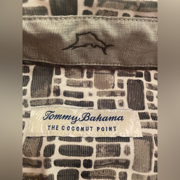 Tommy Bahama Men’s Coconut Point Pebble Tiles Fog Grey Button Shirt Size Small - Picture 6 of 11